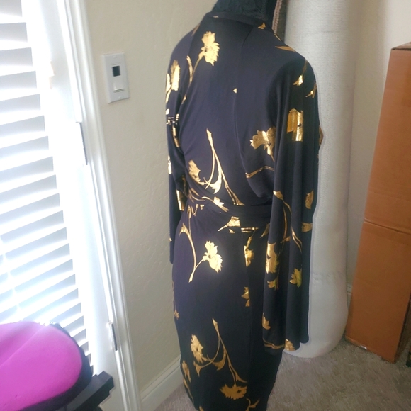 Dress - Picture 3 of 5